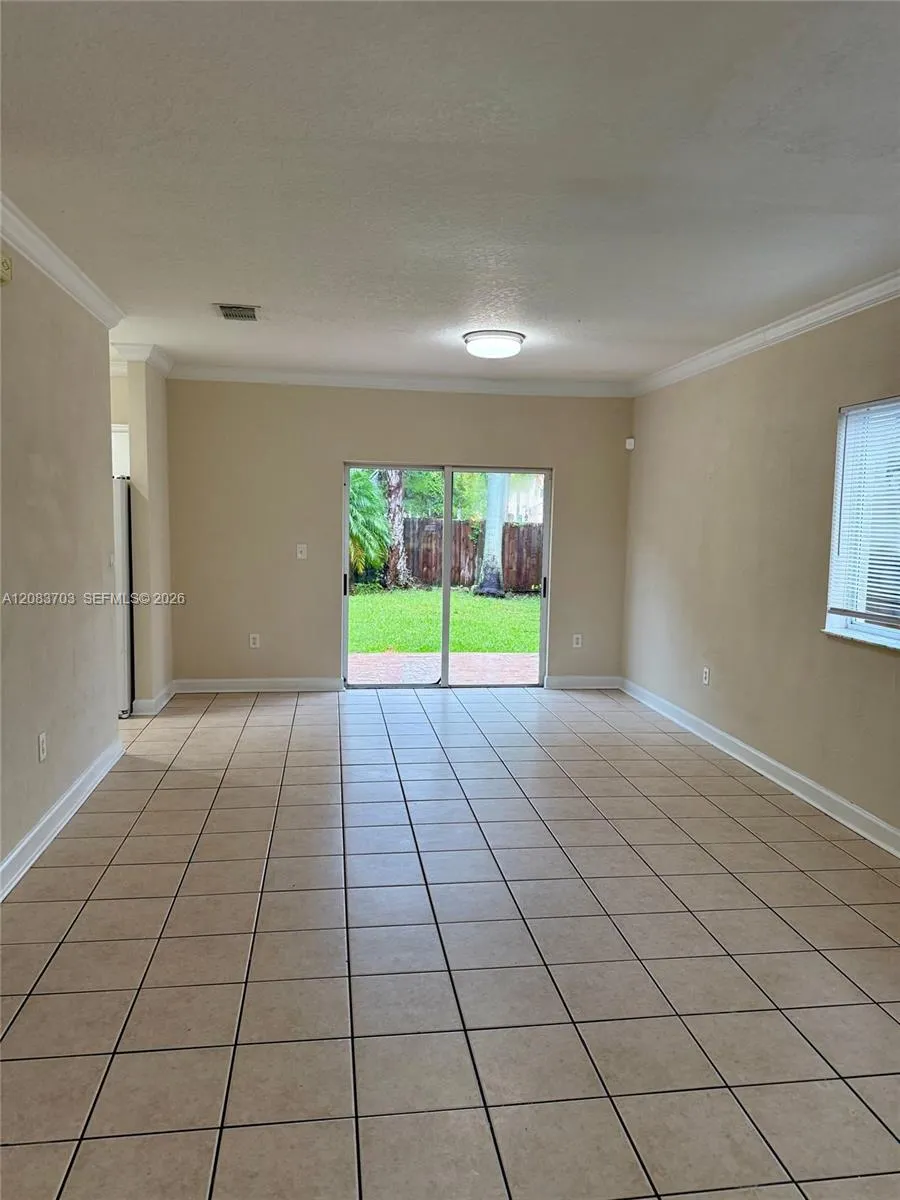 2601 NE 41st Cir Homestead, FL 33033