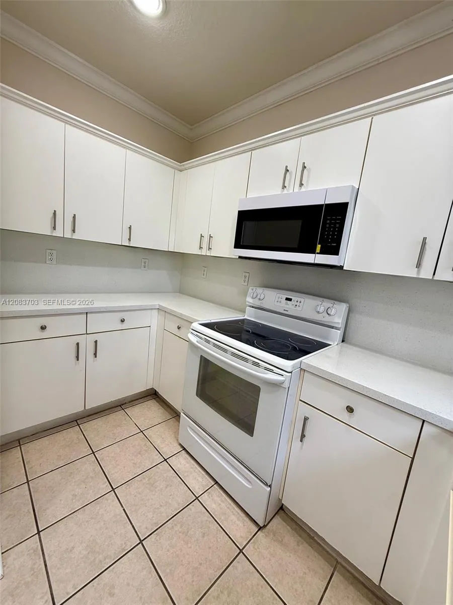 2601 NE 41st Cir Homestead, FL 33033