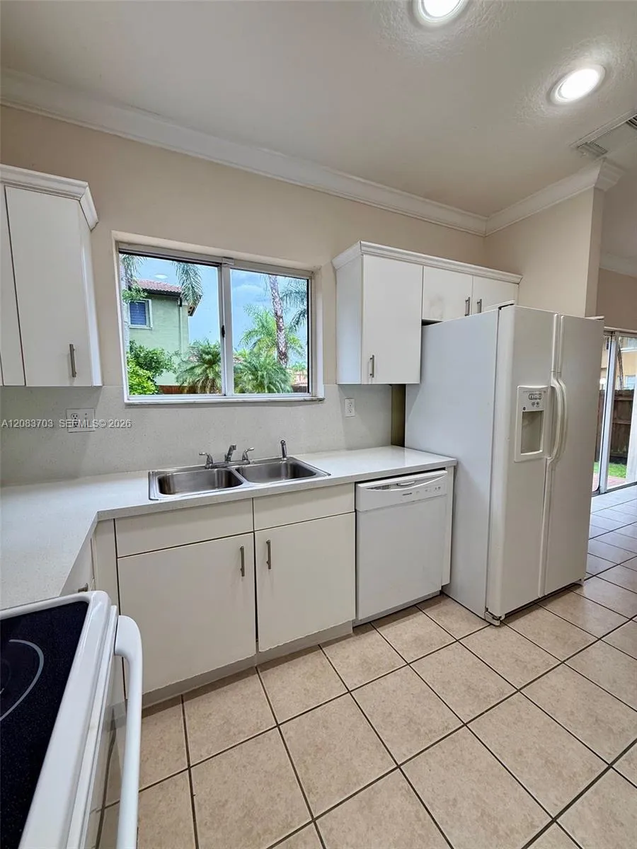 2601 NE 41st Cir Homestead, FL 33033