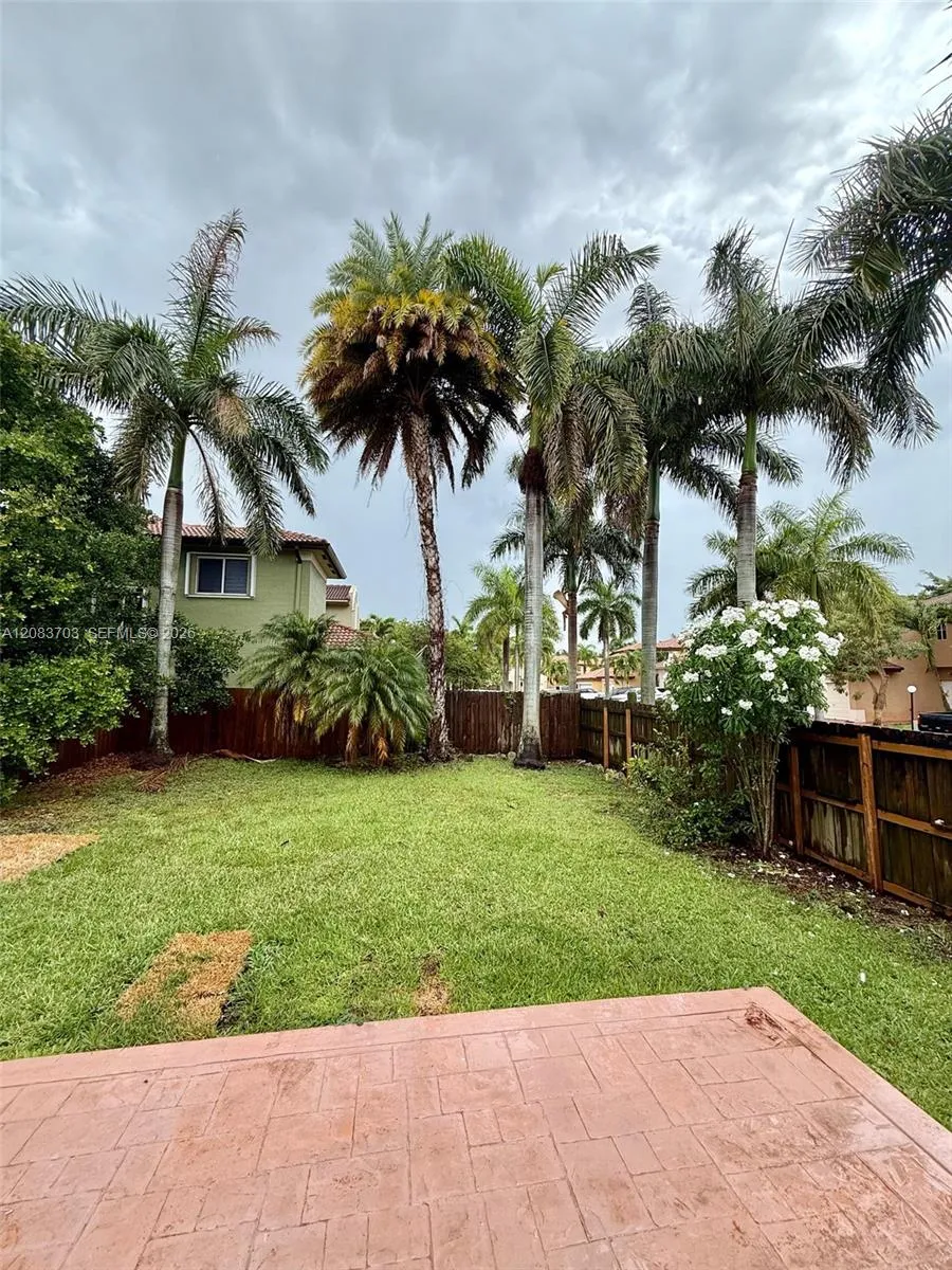 2601 NE 41st Cir Homestead, FL 33033