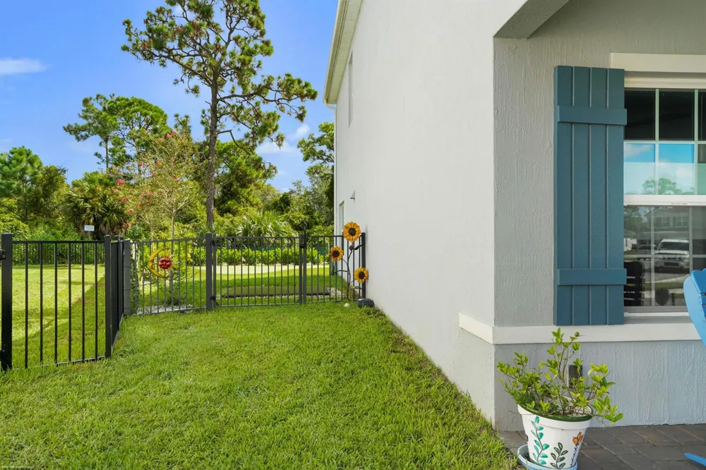 194 SW POMEROY STREET Stuart, FL 34997