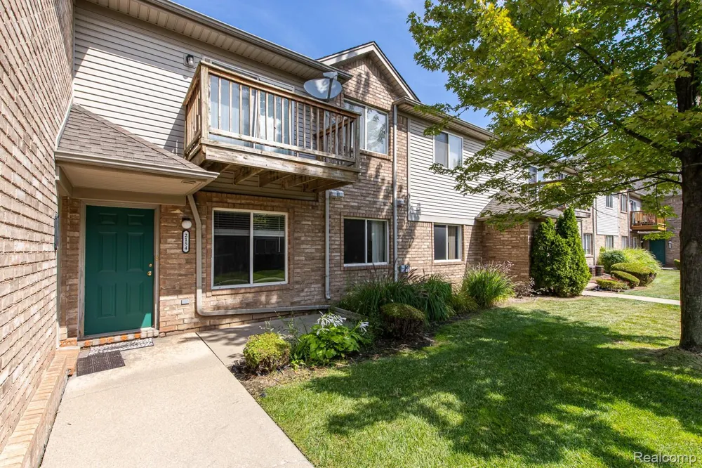 2154 Frazho Road Warren City, MI 48091