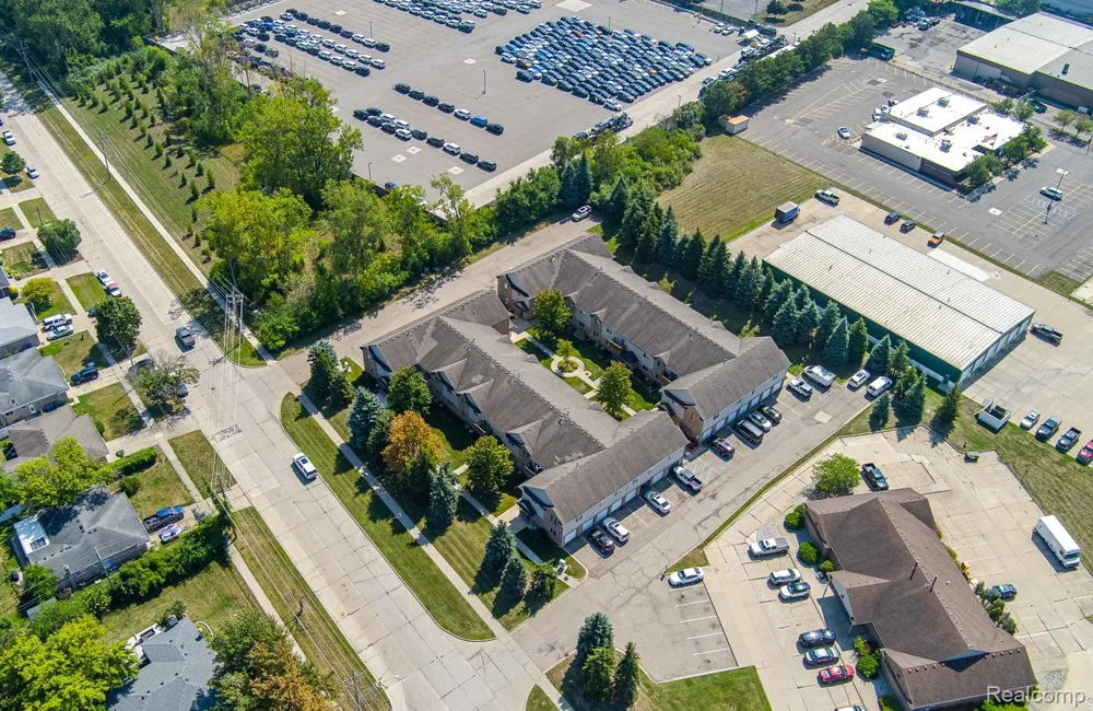2154 Frazho Road Warren City, MI 48091