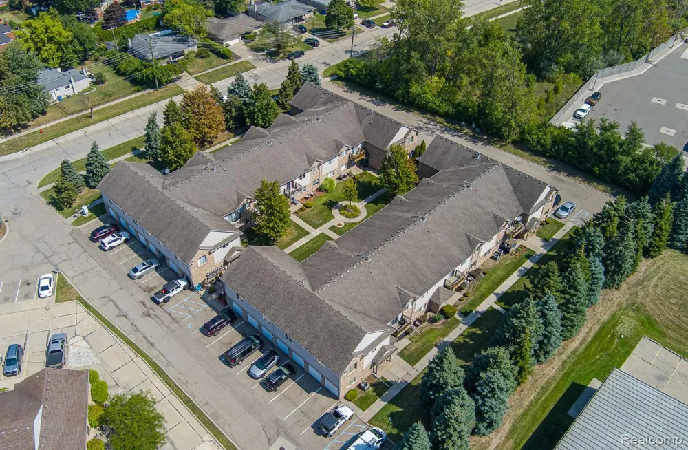 2154 Frazho Road Warren City, MI 48091