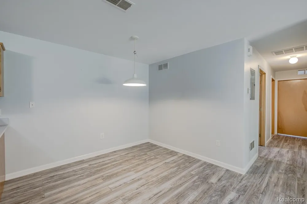 2154 Frazho Road Warren City, MI 48091