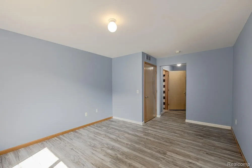 2154 Frazho Road Warren City, MI 48091