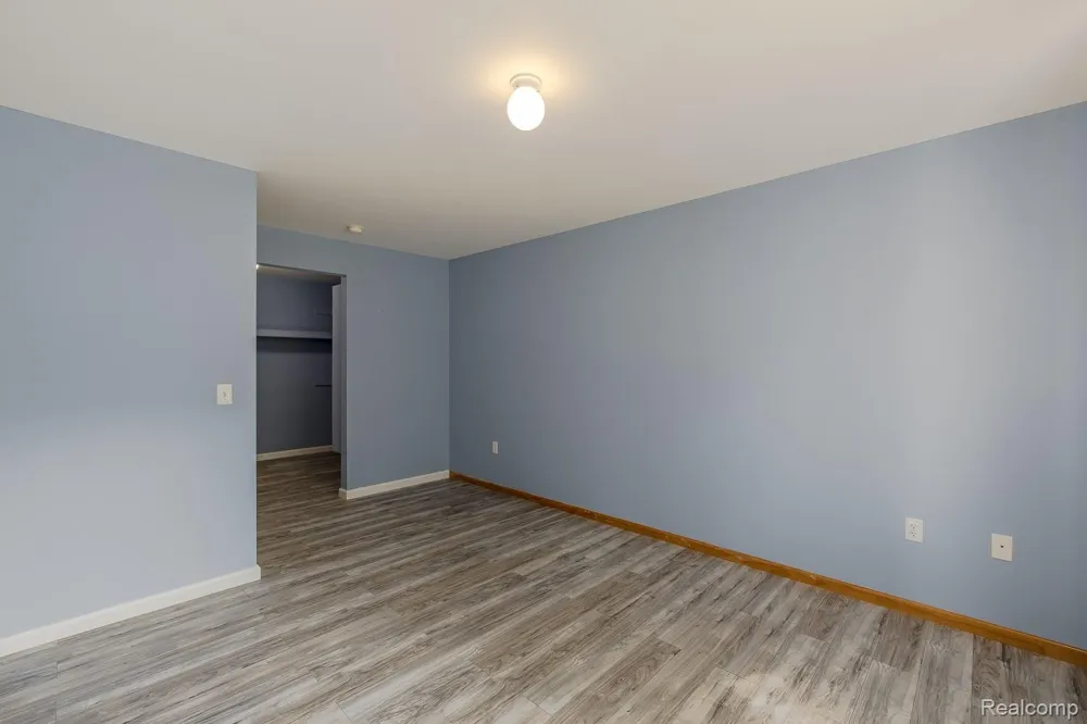 2154 Frazho Road Warren City, MI 48091