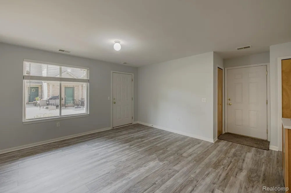 2154 Frazho Road Warren City, MI 48091