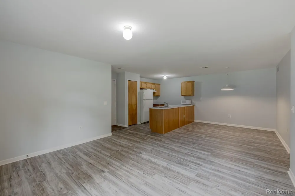 2154 Frazho Road Warren City, MI 48091