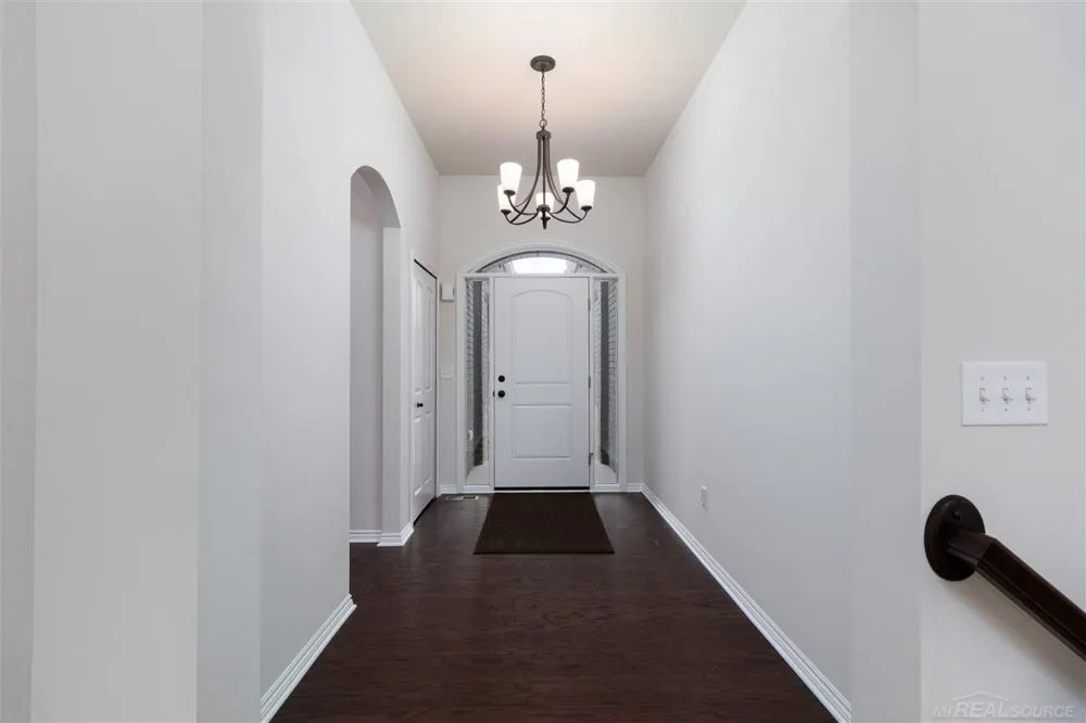 17480 Stallman Drive Macomb Township, MI 48042