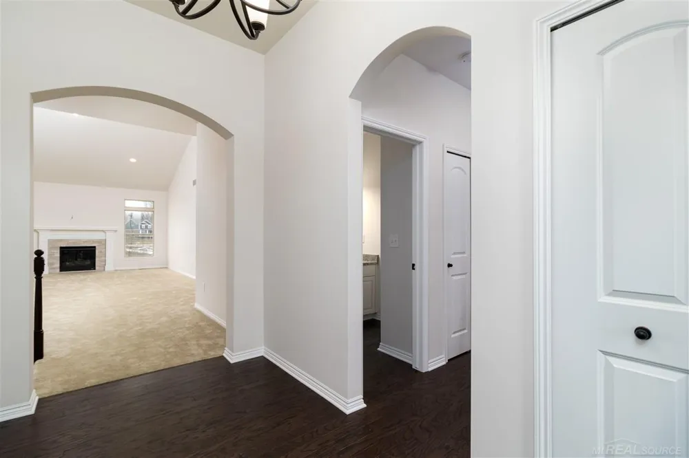 17480 Stallman Drive Macomb Township, MI 48042