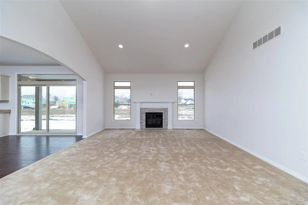 17480 Stallman Drive Macomb Township, MI 48042