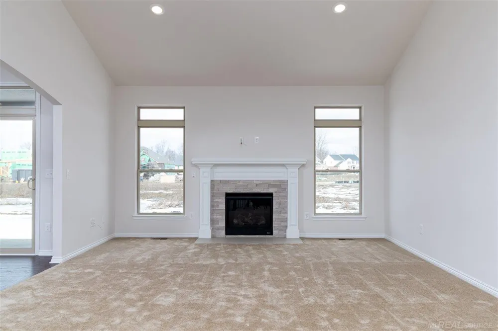17480 Stallman Drive Macomb Township, MI 48042