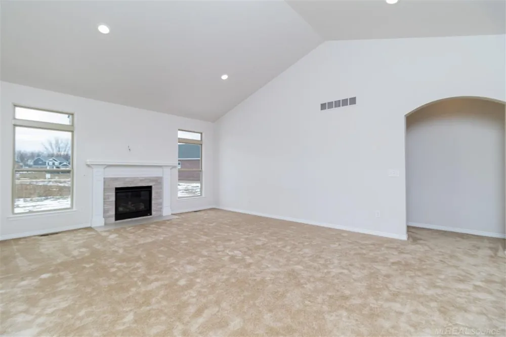 17480 Stallman Drive Macomb Township, MI 48042