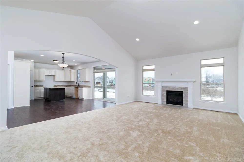 17480 Stallman Drive Macomb Township, MI 48042