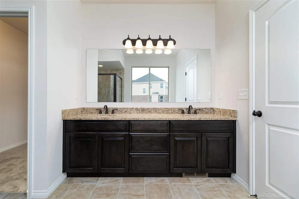 17480 Stallman Drive Macomb Township, MI 48042