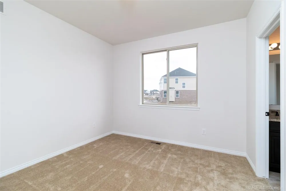 17480 Stallman Drive Macomb Township, MI 48042