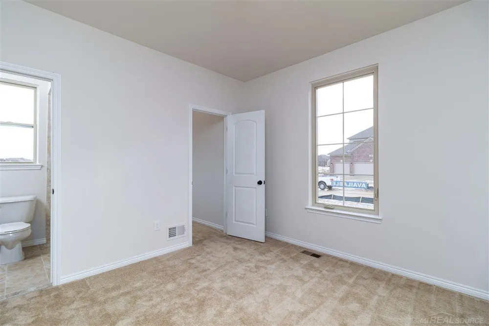 17480 Stallman Drive Macomb Township, MI 48042