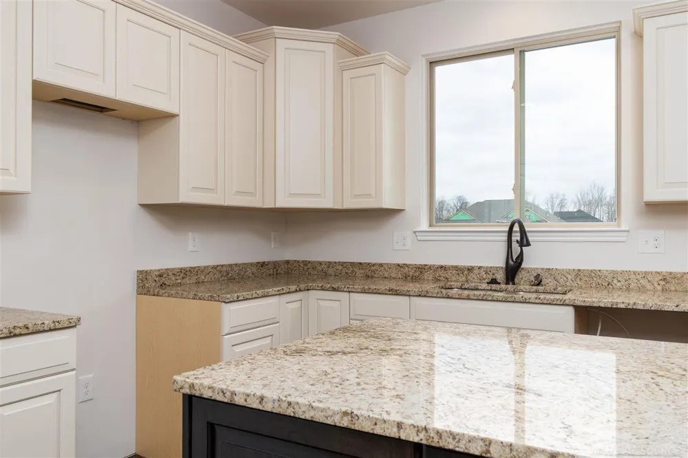 17480 Stallman Drive Macomb Township, MI 48042
