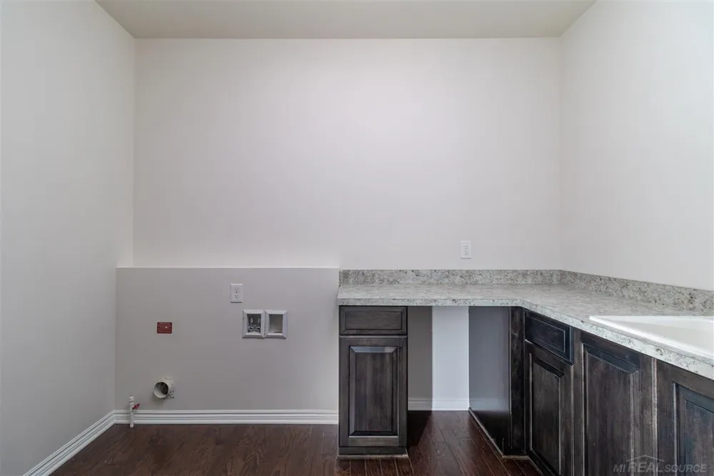 17480 Stallman Drive Macomb Township, MI 48042