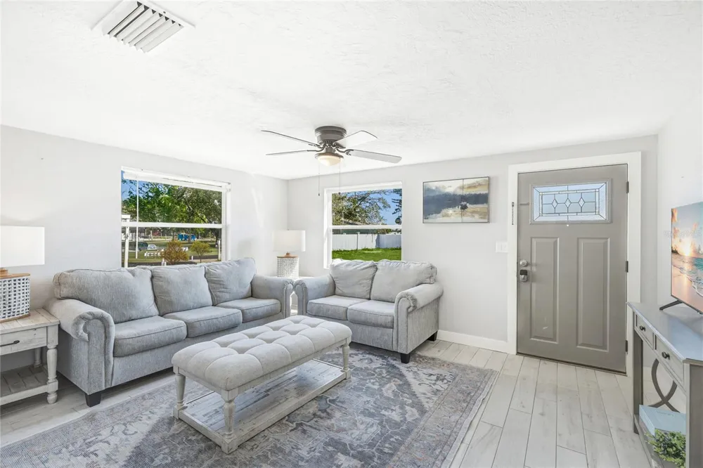 5320 MOELLER AVENUE Sarasota, FL 34233
