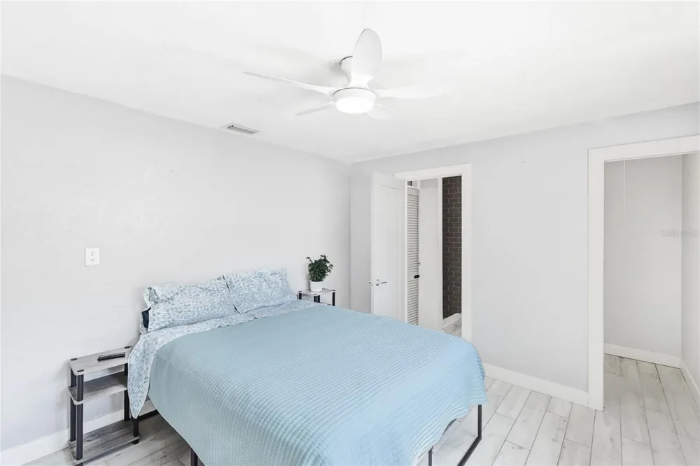 5320 MOELLER AVENUE Sarasota, FL 34233