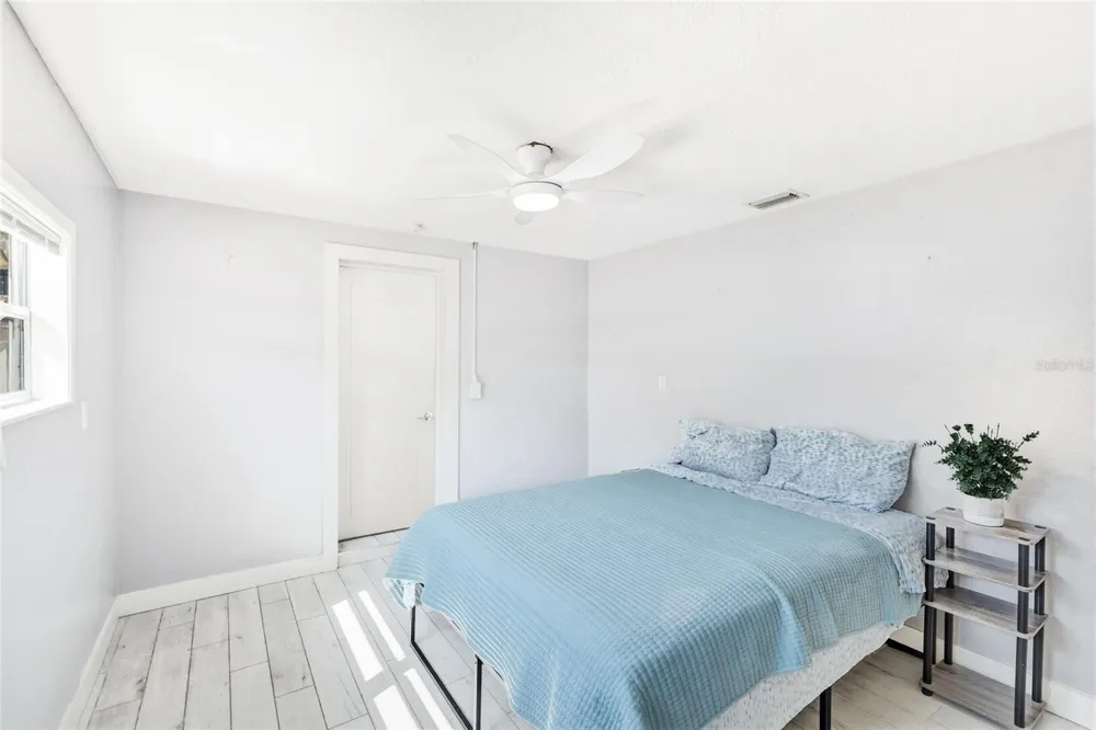 5320 MOELLER AVENUE Sarasota, FL 34233