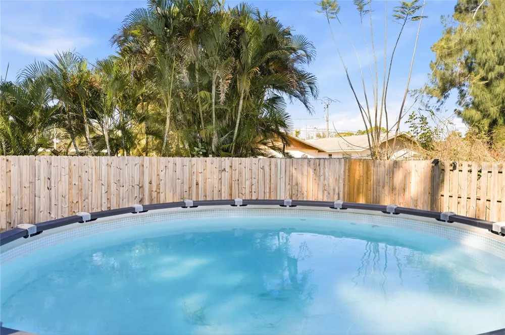5320 MOELLER AVENUE Sarasota, FL 34233