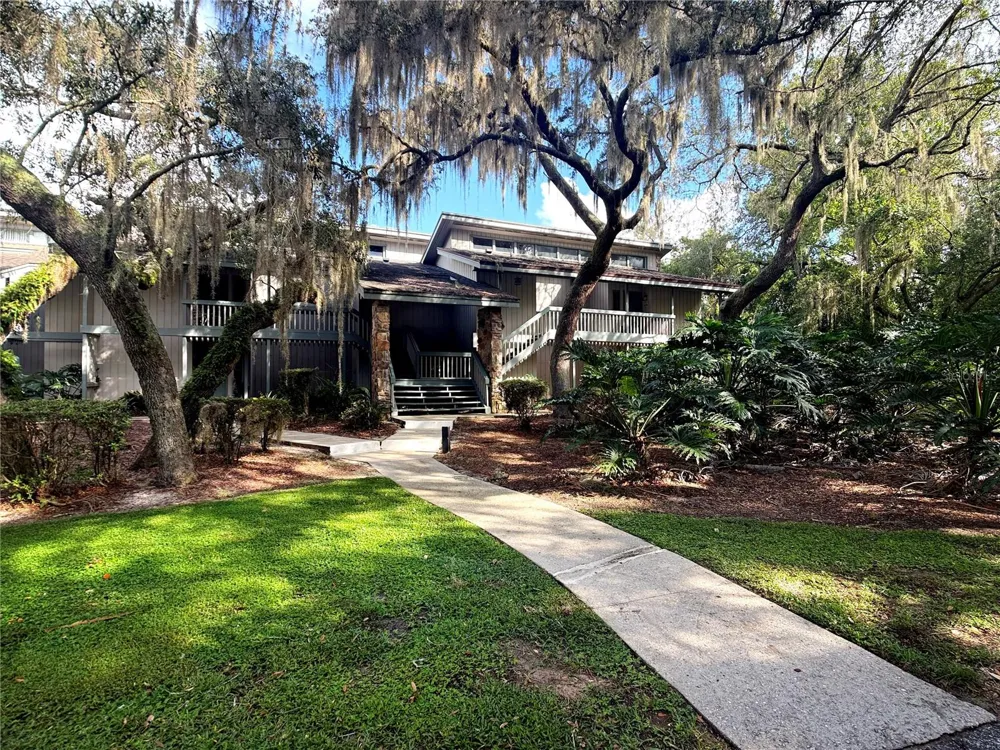 3033 CAMELOT DRIVE #303 Haines City, FL 33844