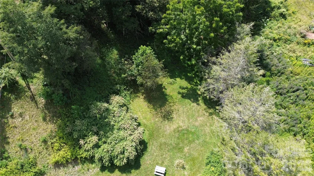 20 Triangle Road Tuckasegee, NC 28783