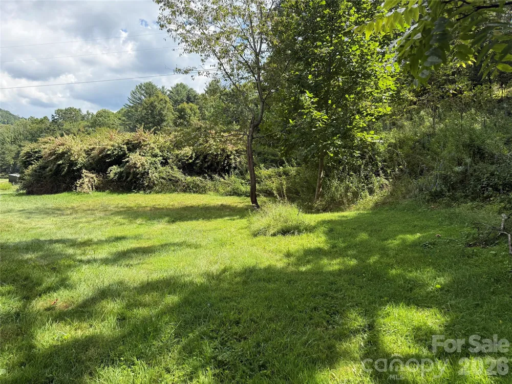 20 Triangle Road Tuckasegee, NC 28783