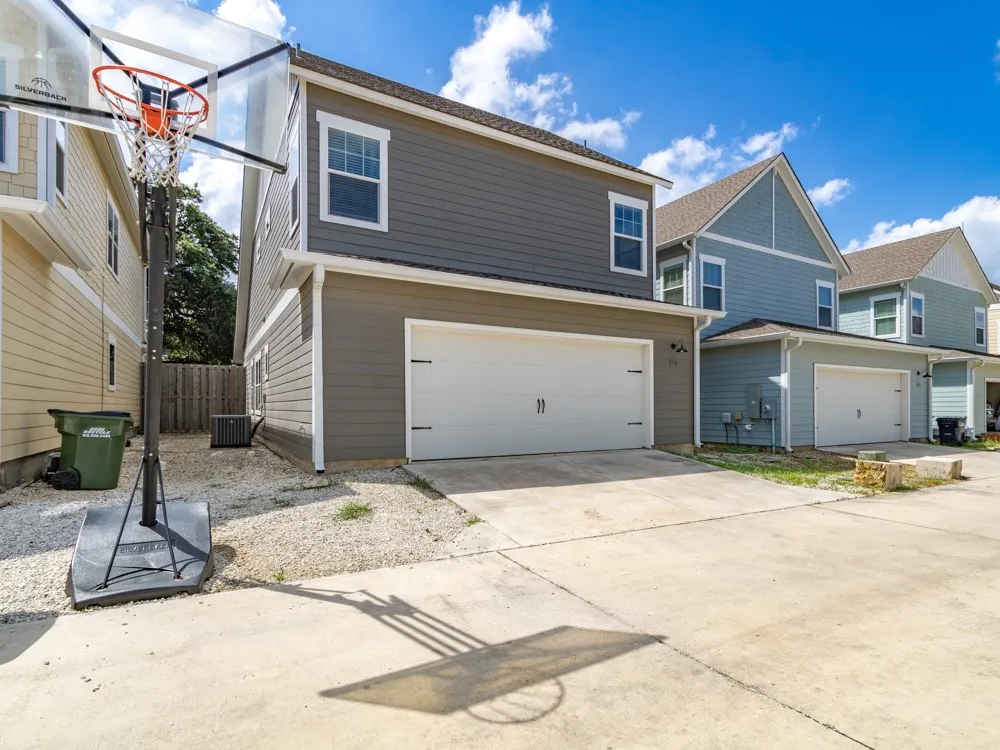 206 Munro Street Liberty Hill, TX 78642