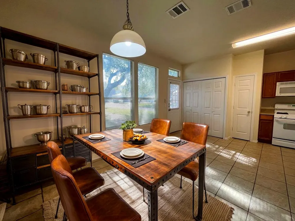 251 Utterback #A Kyle, TX 78640