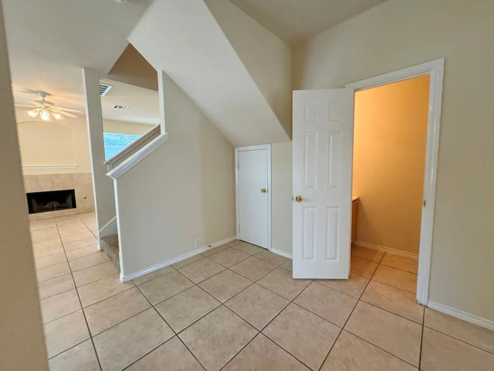 251 Utterback #A Kyle, TX 78640