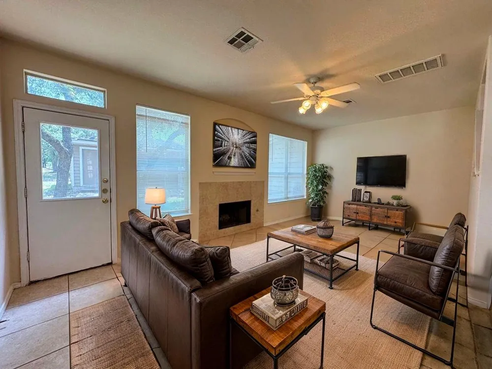 251 Utterback #A Kyle, TX 78640