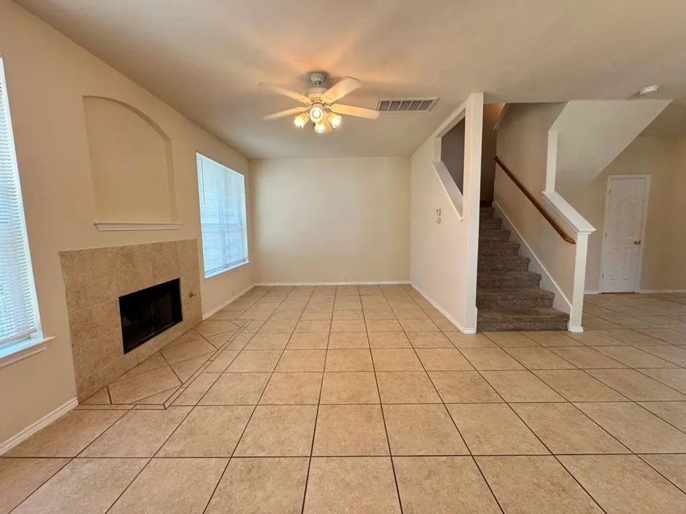 251 Utterback #A Kyle, TX 78640
