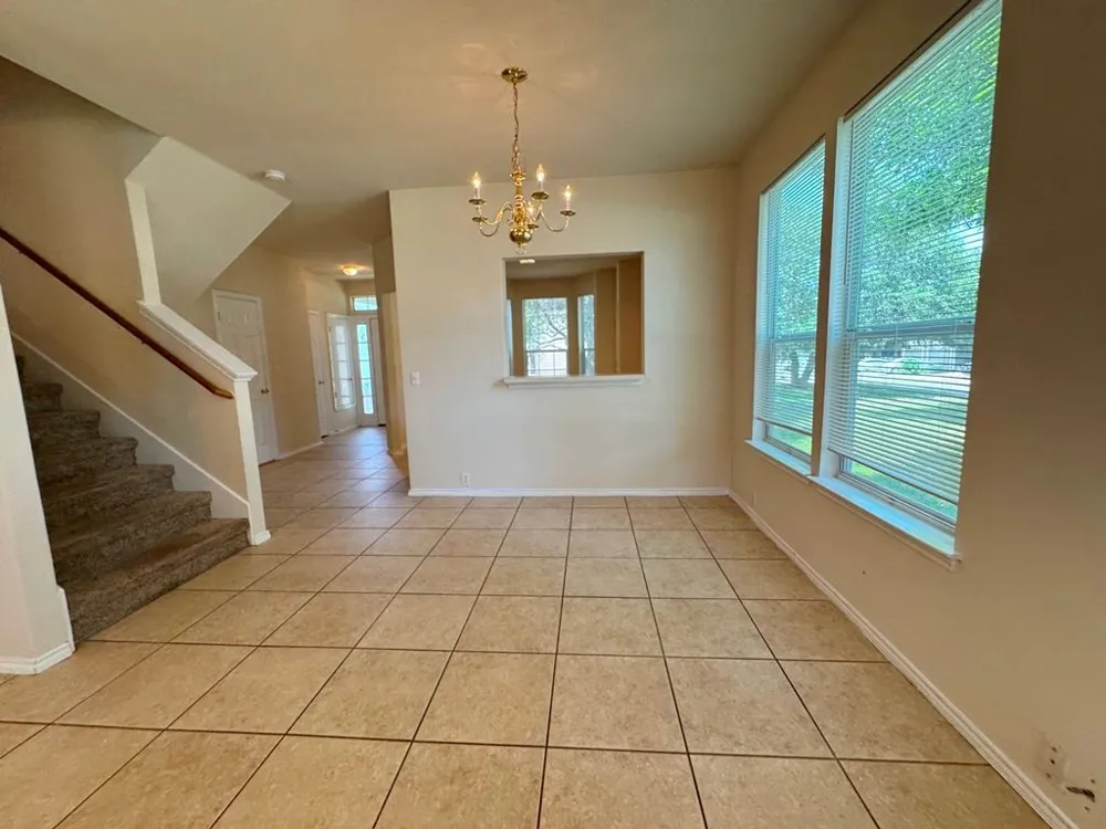 251 Utterback #A Kyle, TX 78640