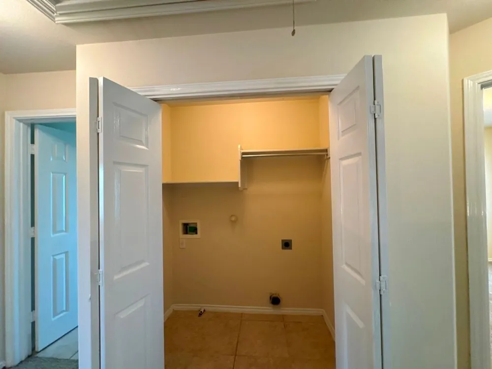251 Utterback #A Kyle, TX 78640