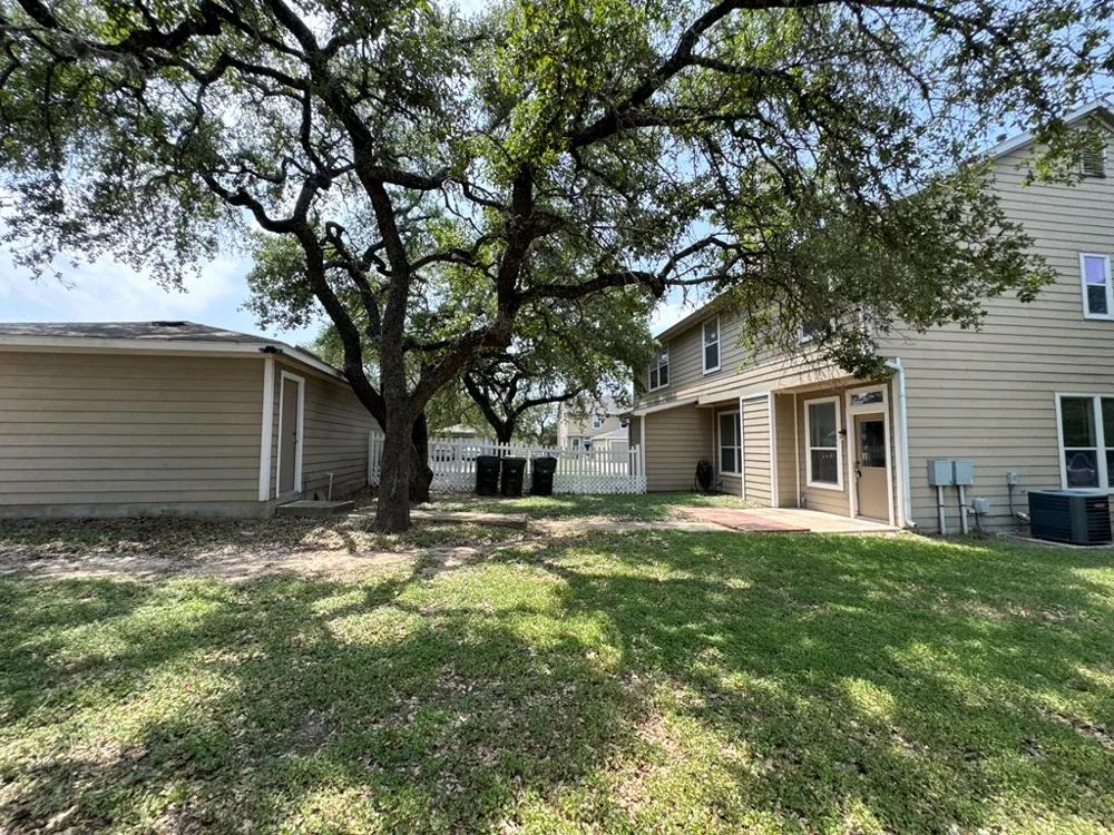 251 Utterback #A Kyle, TX 78640