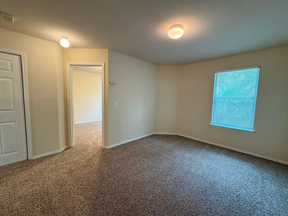 251 Utterback #A Kyle, TX 78640