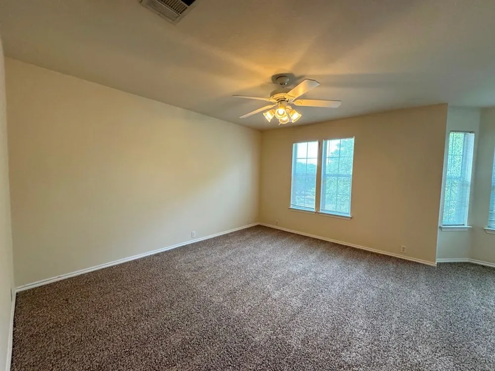 251 Utterback #A Kyle, TX 78640