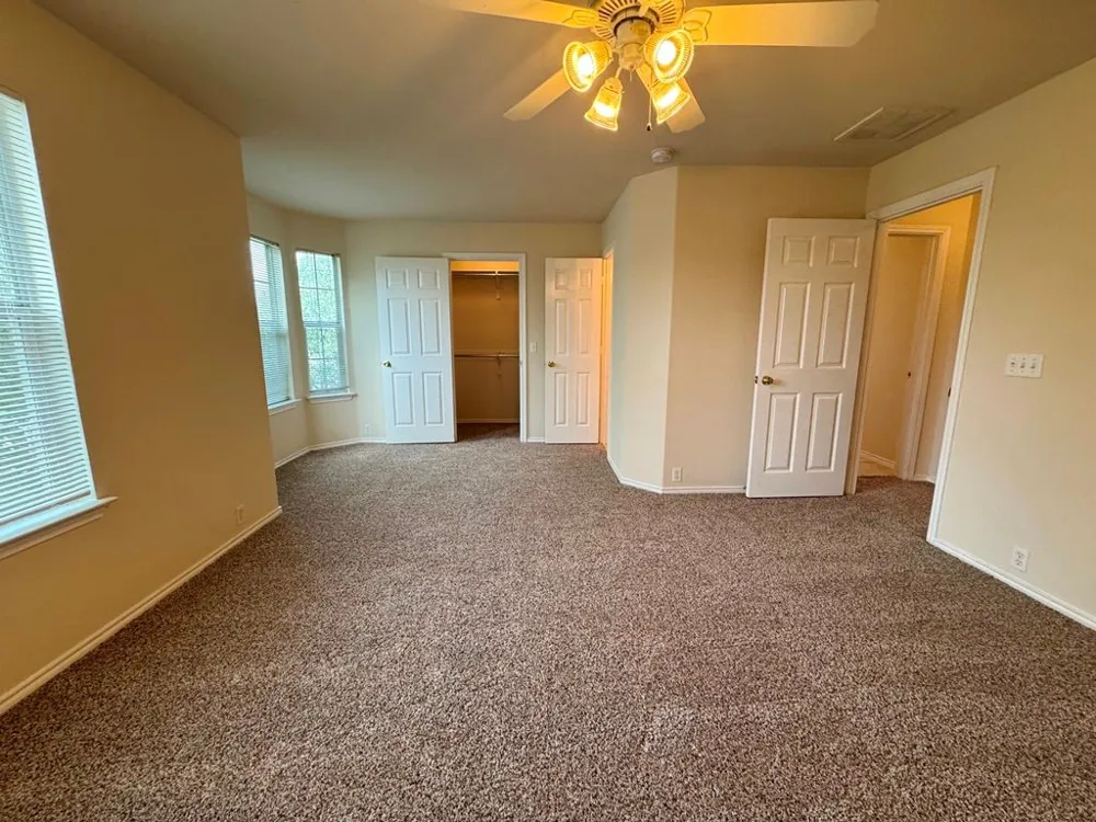 251 Utterback #A Kyle, TX 78640