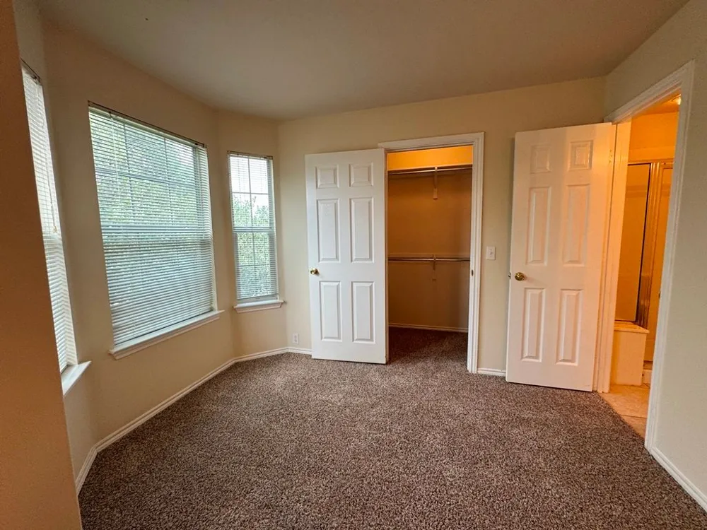 251 Utterback #A Kyle, TX 78640