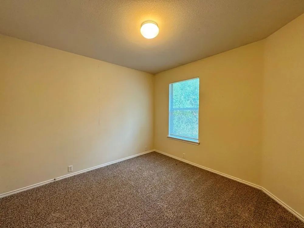 251 Utterback #A Kyle, TX 78640