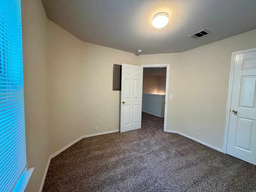 251 Utterback #A Kyle, TX 78640