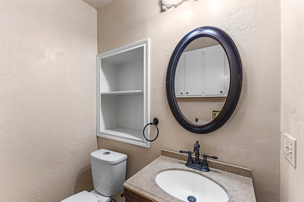 2100 Kippling Drive #128 Austin, TX 78752