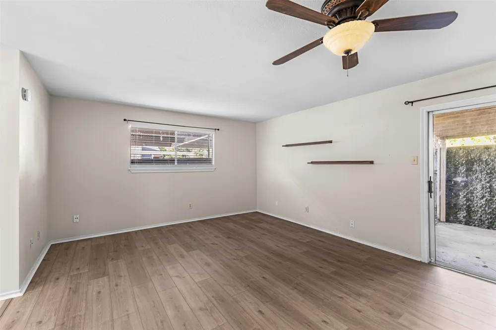 2100 Kippling Drive #128 Austin, TX 78752