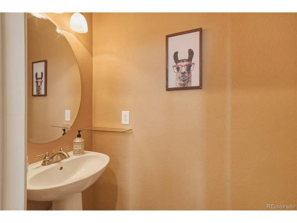 5941 S Waco Street Aurora, CO 80016