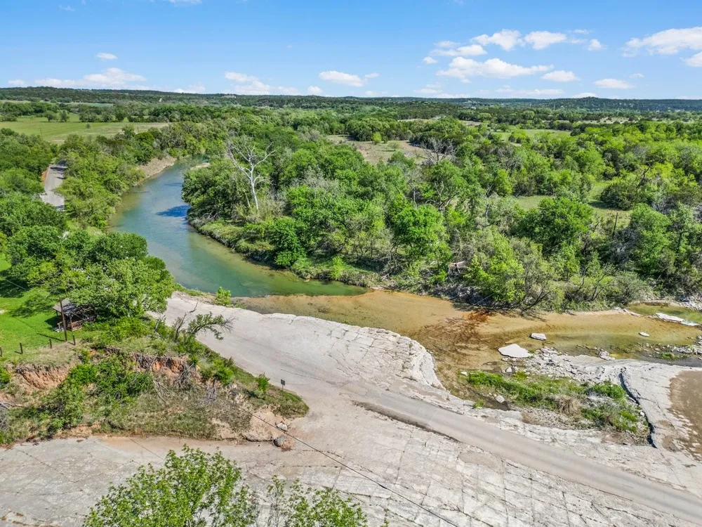 4622 Fm-205 Glen Rose, TX 76043