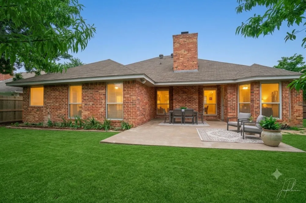 8016 Tree Leaf Lane Fort Worth, TX 76123